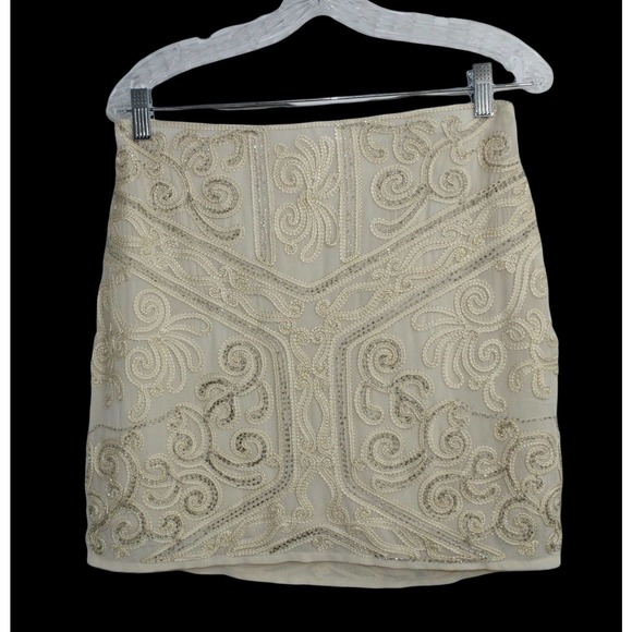 Verty Women's Size Large Embroidered Yellow Mini Skirt - Picture 7 of 10